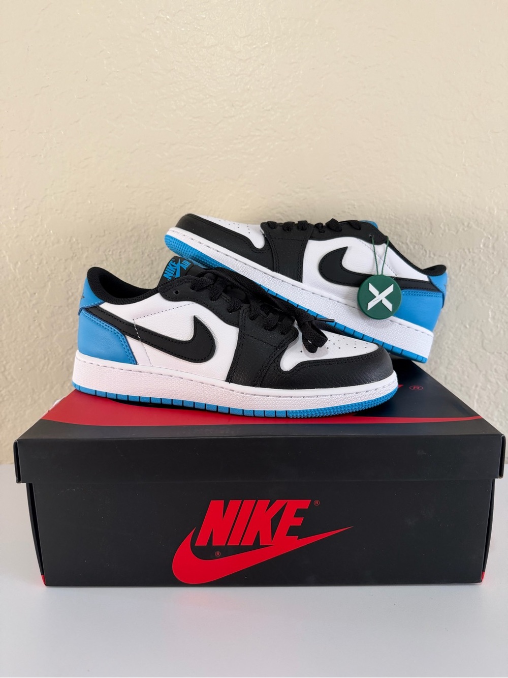 Nike Air Jordan 1 Retro Low OG Dark Blue Powder Size 5.5Y / 7 Womens